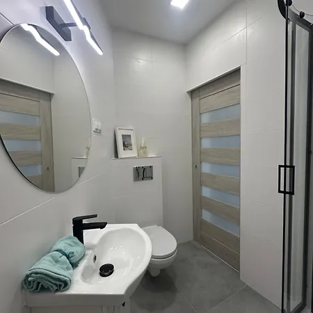Luna 1 Apartament דירה שווידניקה