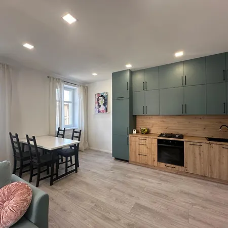 Luna 1 Apartament דירה שווידניקה